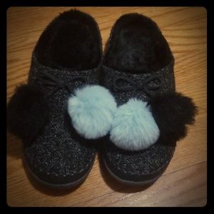 Black Felt Pom Pom Women's Ivy Slippers